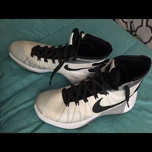 2015 Nike Hyperdunks Men's size 8