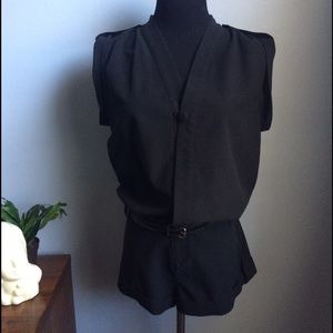 Black Short Sleeveless Romper 😩1 WEEK LEFT😩