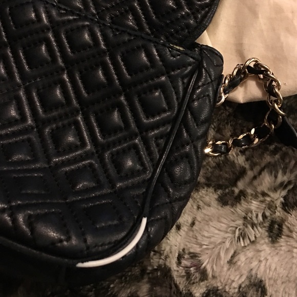 tory burch black quilted crossbody bag