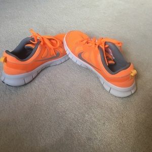 Nike Free Run little kids Size 3 Orange Sneakers