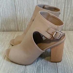 Simply Vera Wang shoes