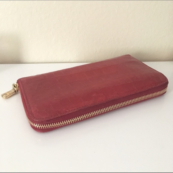 Red Miu Miu Wallet - Picture 2 of 4
