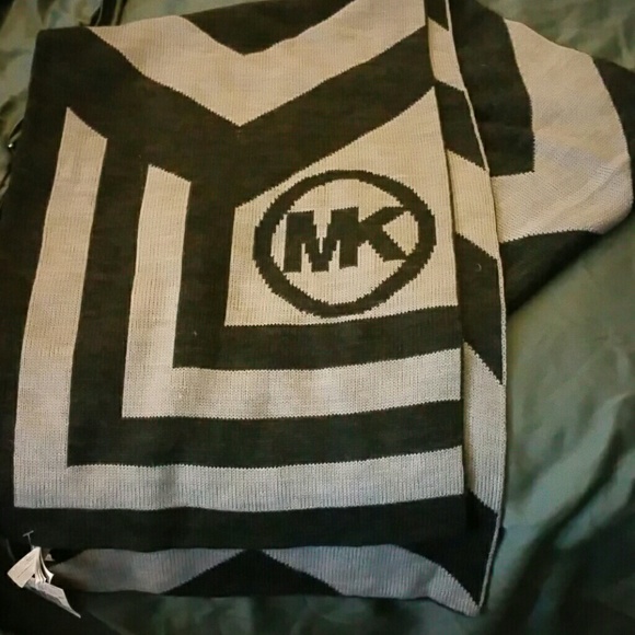 Michael Kors blanket scarf