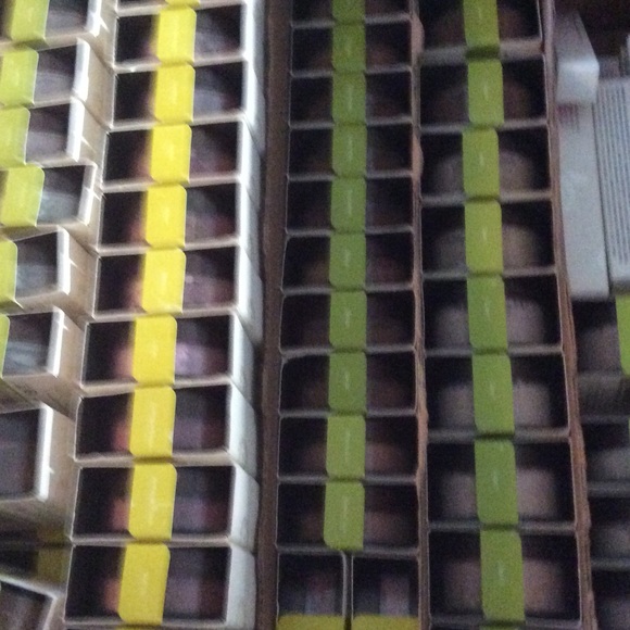 Alima Pure Satin Matte Foundation - Picture 4 of 4