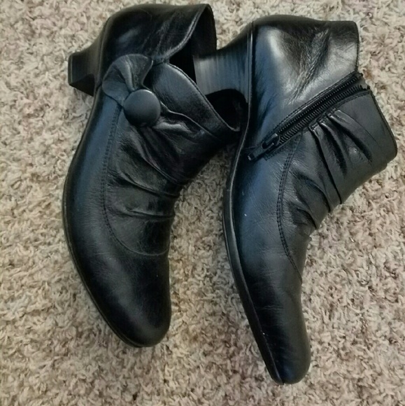 REIKER Black Leather Ankle Boots