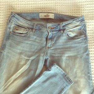 Hollister Size 7 Light Wash Straight Leg Jeans