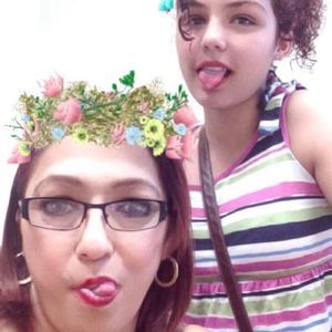 Meet your Posher, Gloria maria