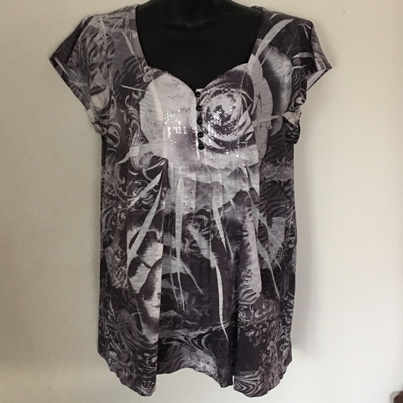 💕Buy 2 get 1 free 💕 Oneworld top with sequins