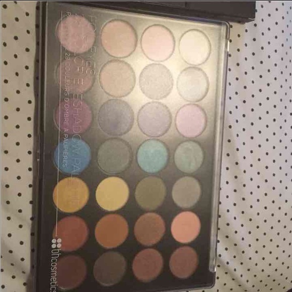 Bh cosmetics 28 foil eyeshadow palette - Picture 2 of 2