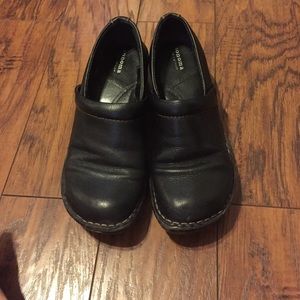Black casual shoes