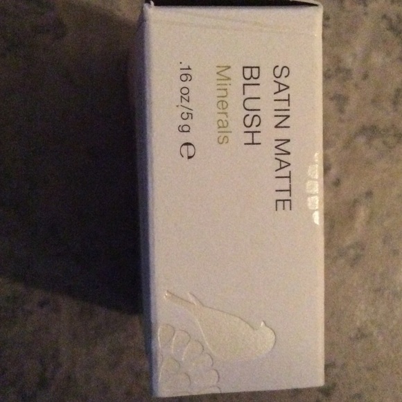 Alima Pure Satin Matte Blush - Picture 4 of 4