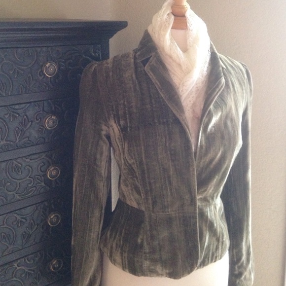Blazer - Picture 2 of 4