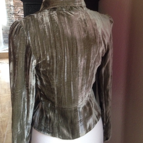Blazer - Picture 4 of 4