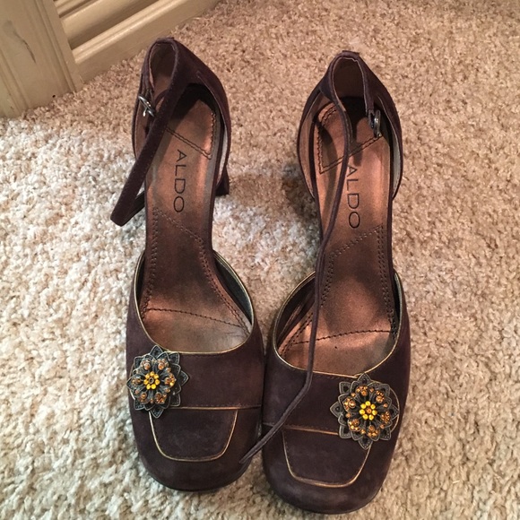 Suede brown heels