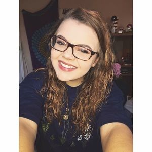 Meet your Posher, Lauren