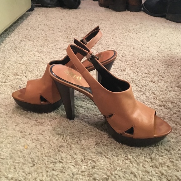 Ana heels