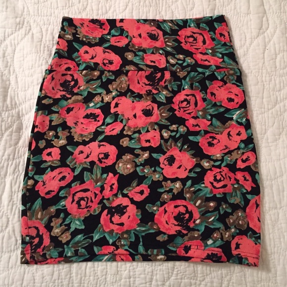 Stretchy Floral Mini Skirt - Size M NWOT