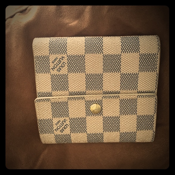 Louie Vuitton wallet