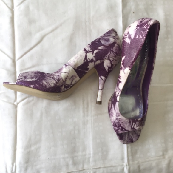 Bcbgirls Ariel mulberry pearl patent heel
