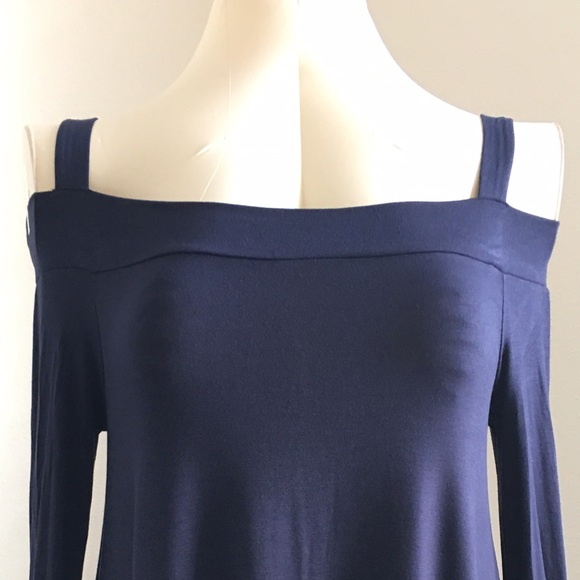 🎉🎉HP 11/20🎉🎉New- Open Shoulder Navy Dress - Picture 3 of 4