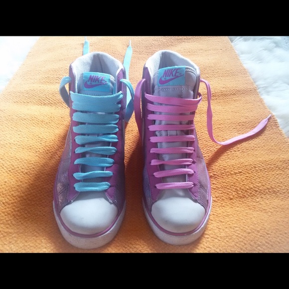 Nike/casual shoe - Picture 2 of 4