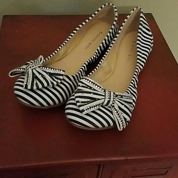 Gianni Bini striped flats