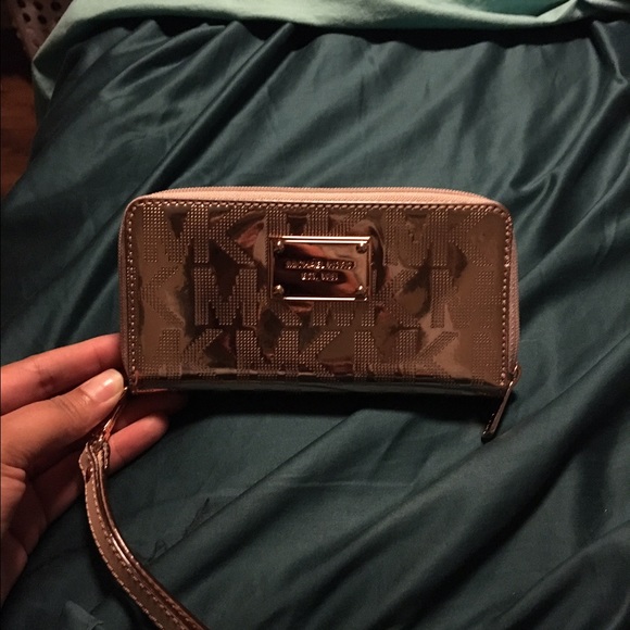Michael Kors Tech Wristlet