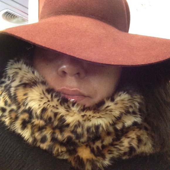 Meet your Posher, Jodi - Picture 2 of 3