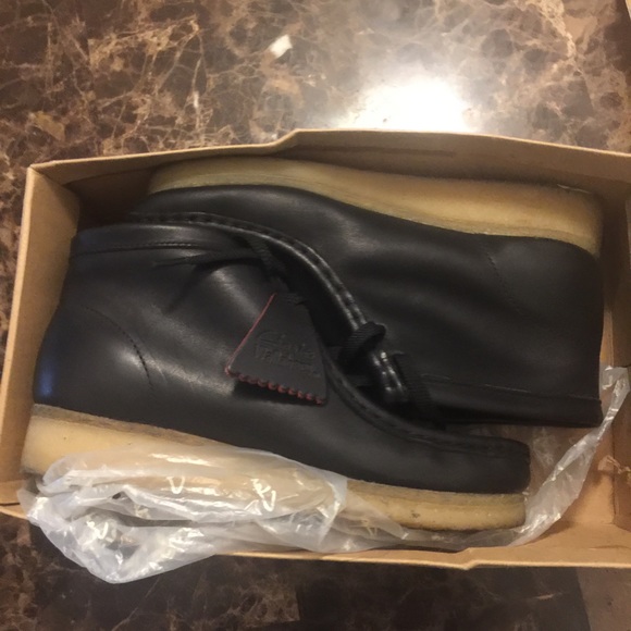Clarks wallabee worn once size 6
