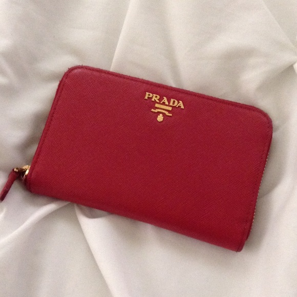Prada saffiano zip wallet