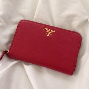 Prada saffiano zip wallet