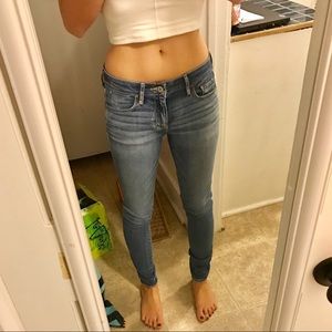 A&F Skinny Jeans (Size 2)