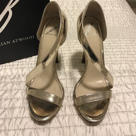 Gorgeous, unique Gold Brian Atwood sandals - Picture 2 of 4