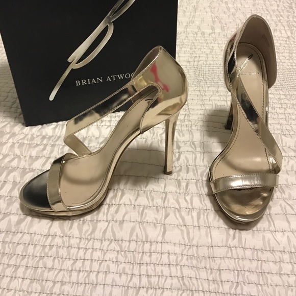 Gorgeous, unique Gold Brian Atwood sandals - Picture 3 of 4