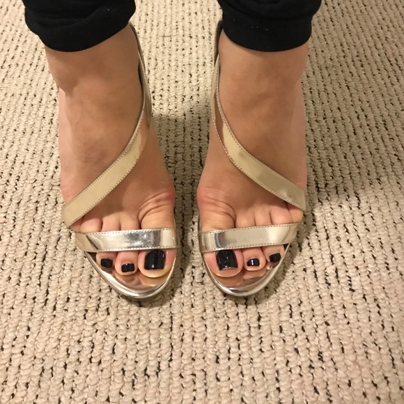 Gorgeous, unique Gold Brian Atwood sandals - Picture 4 of 4