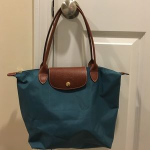 Medium size Longchamp bag