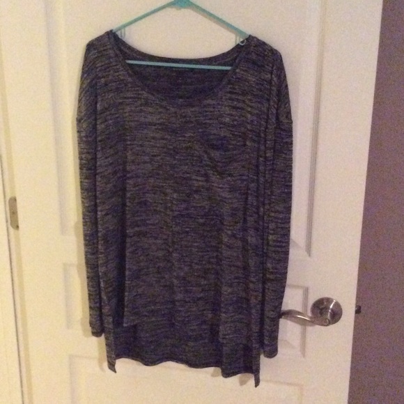 long sleeve t-shirt w/ pocket