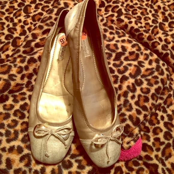 Gold flats used
