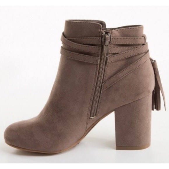 ✨HOST PICK✨ Vegan Suede Ankle Bootie - Picture 3 of 5