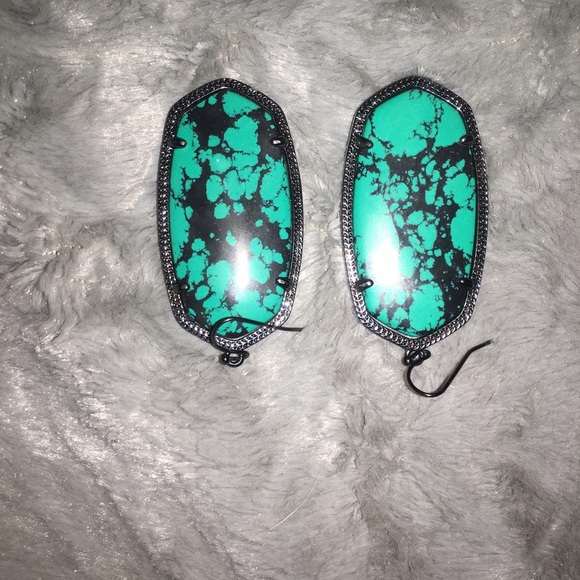 Kendra Scott Danielle Earrings with gun-metal