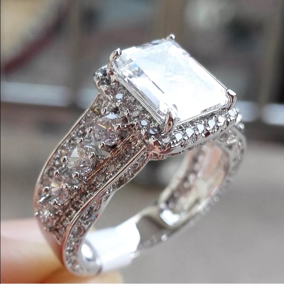 3.24Ct CZ White gold plated engagement ring size 8