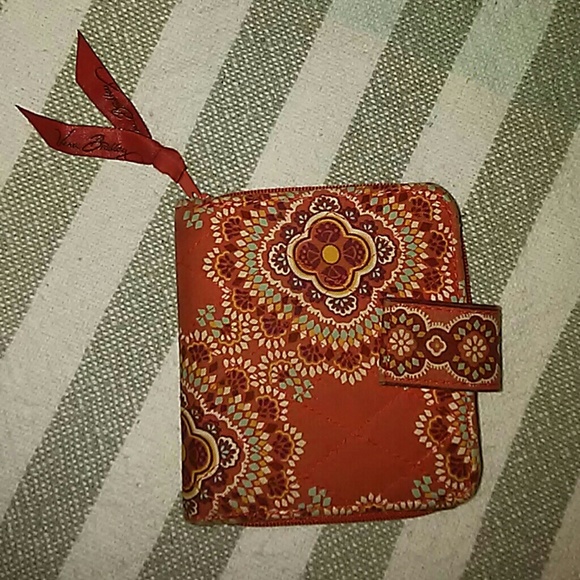 SALE! VERA BRADLEY Wallet