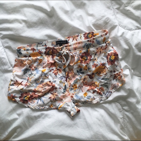Kendall & Kylie floral soft shorts