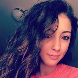 Meet your Posher, Madii