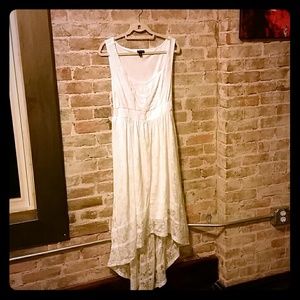 White lace hi-lo hem dress