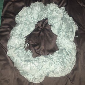 Baby blue and silver scarf. 🎀