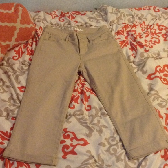 Levi's Denizen Capris Cyber Monday!