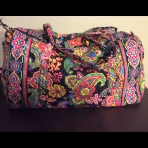EUC Vera Bradly SYMPHONY IN HUE Duffel