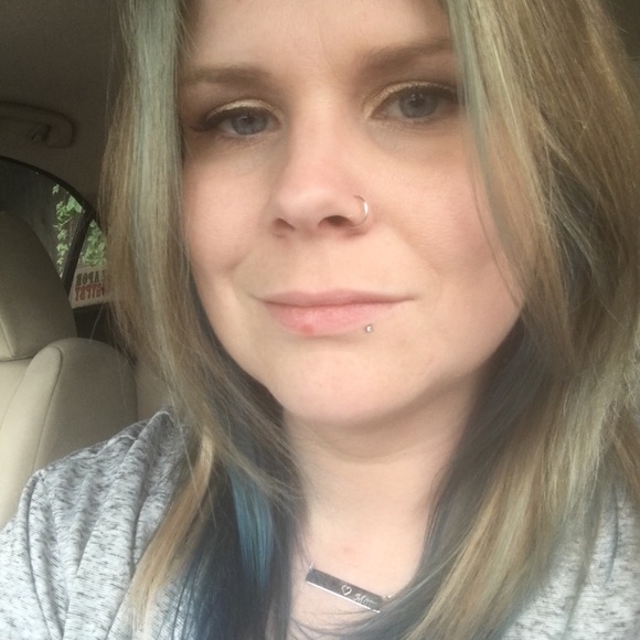 Meet your Posher, April