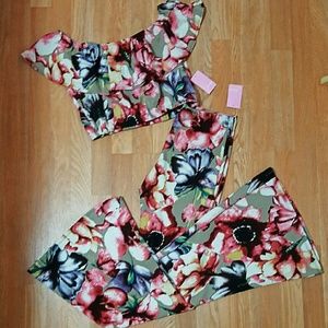 Floral Off-the-shoulder Crop Top/Flare Pant Set